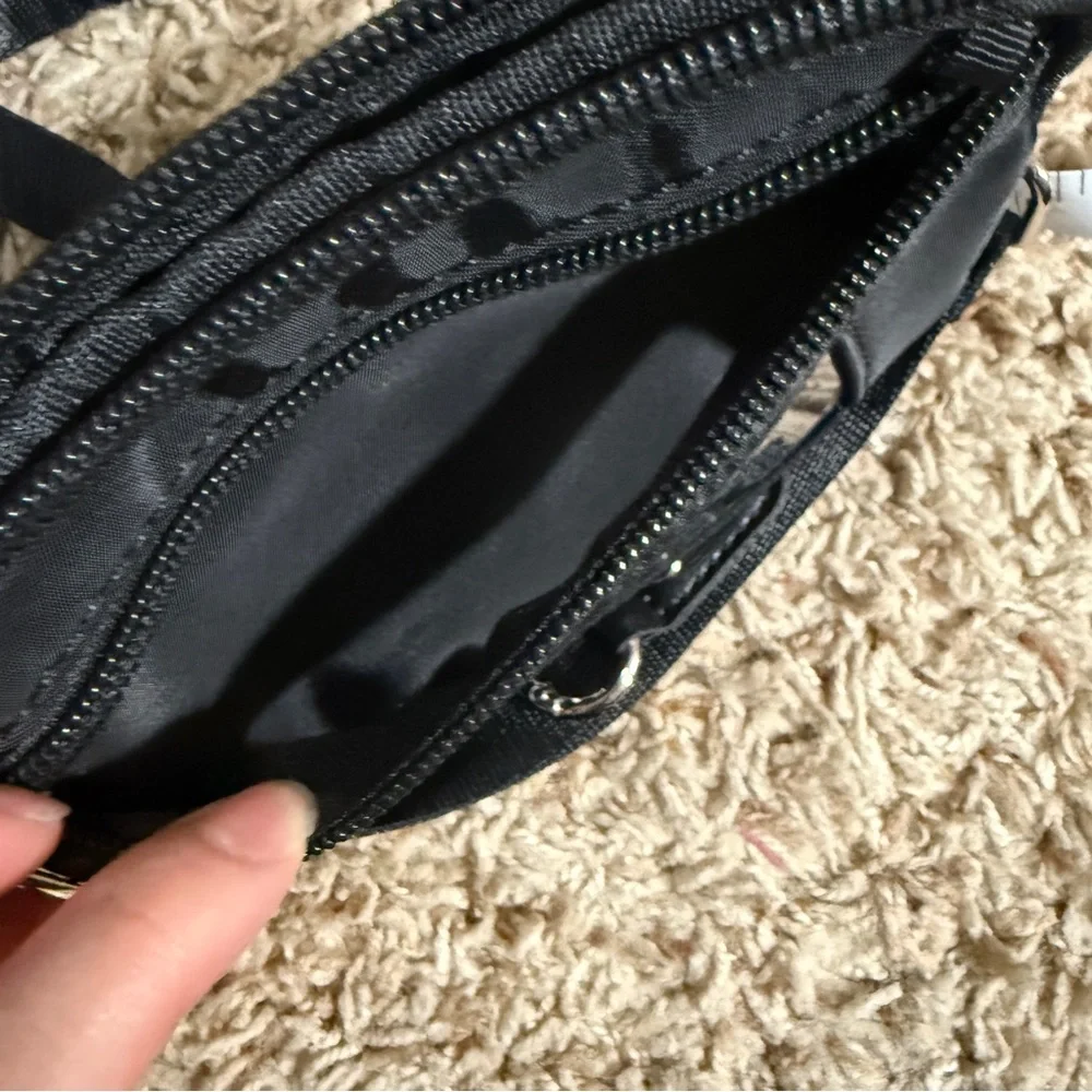 🏷️ 3 for $10 - NWOT - Crossbody Purse Pouch wristlet - Picture 11 of 15